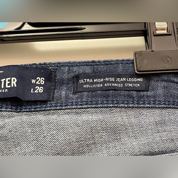 Hollister Ultra High-Rise Jean Leggings - Picture 12 of 13